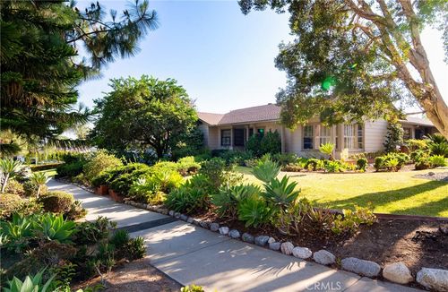 2201 Roosevelt Ave, Altadena, CA, 91001-3512 | Card Image