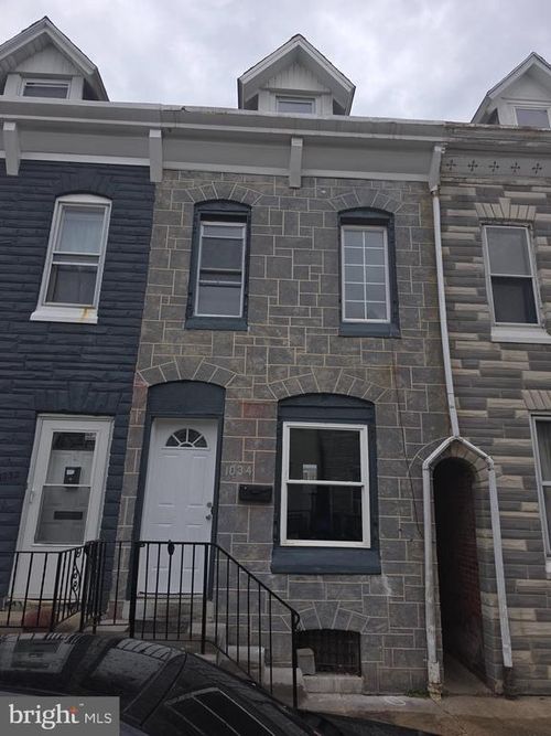 1034 Locust St, READING, PA, 19604-2227 | Card Image