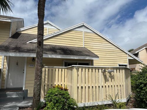 2048 Champions Way, North Lauderdale, FL, 33068-5467 | Card Image