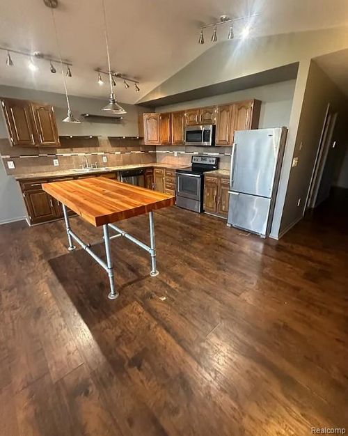 a-403 S Leroy Street, Fenton, MI, 48430 | Card Image