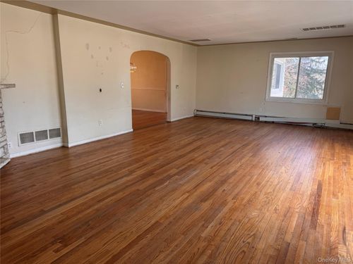 101-116 Williams Ave, Spring Valley, NY, 10977-2910 | Card Image