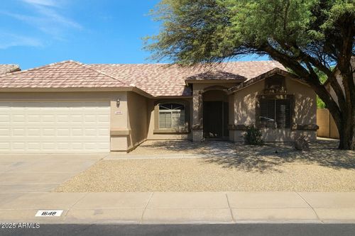 1648 E Desert Ln, Phoenix, AZ, 85042-6823 | Card Image