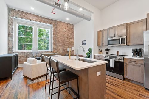 205-211 W Colville St, Mcminnville, TN, 37110-3210 | Card Image