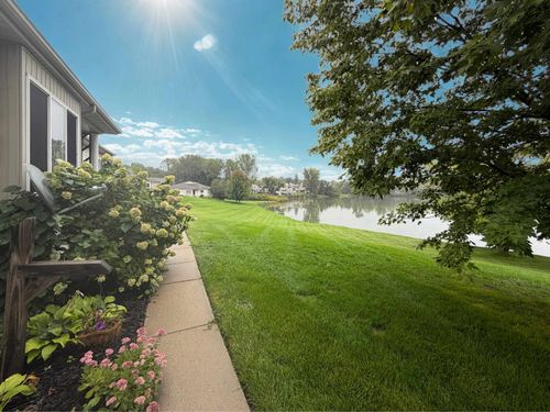 1083 Lake Park Cir, Grand Blanc, MI, 48439-8039 | Card Image