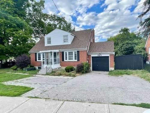 bsmnt-981 Davis Dr, Newmarket, ON, L3Y2R7 | Card Image