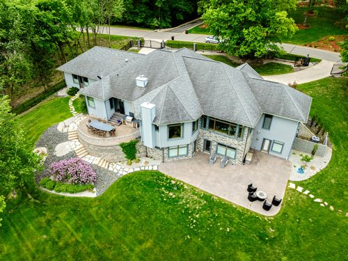446 Country Club Ln, Onalaska, WI, 54650-8791 | Card Image