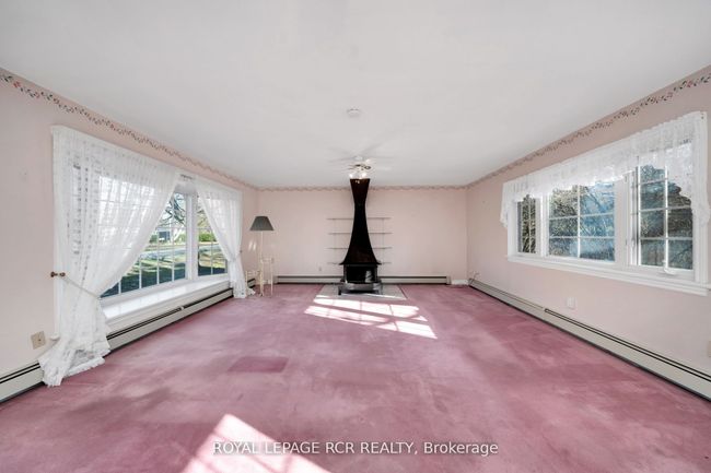 33 Pine Ave, House other with 3 bedrooms, 2 bathrooms and 5 parking in Palgrave ON | Image 6