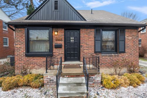 10024 Kingston Ave, Huntington Woods, MI, 48070-1112 | Card Image