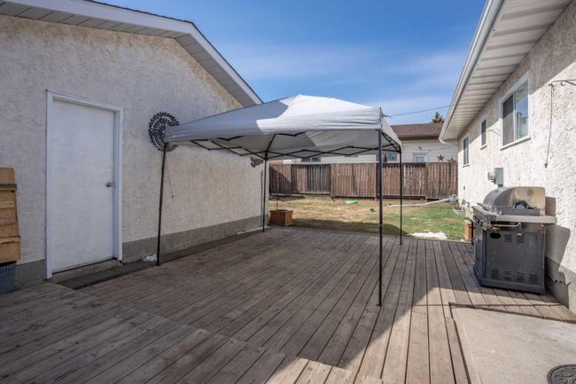 7107 43 Avenue, Home with 4 bedrooms, 2 bathrooms and 2 parking in Camrose AB | Image 25
