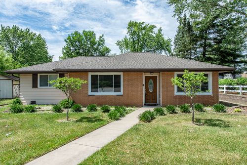 2302 Honeysuckle Ct, Lindenhurst, IL, 60046-8923 | Card Image