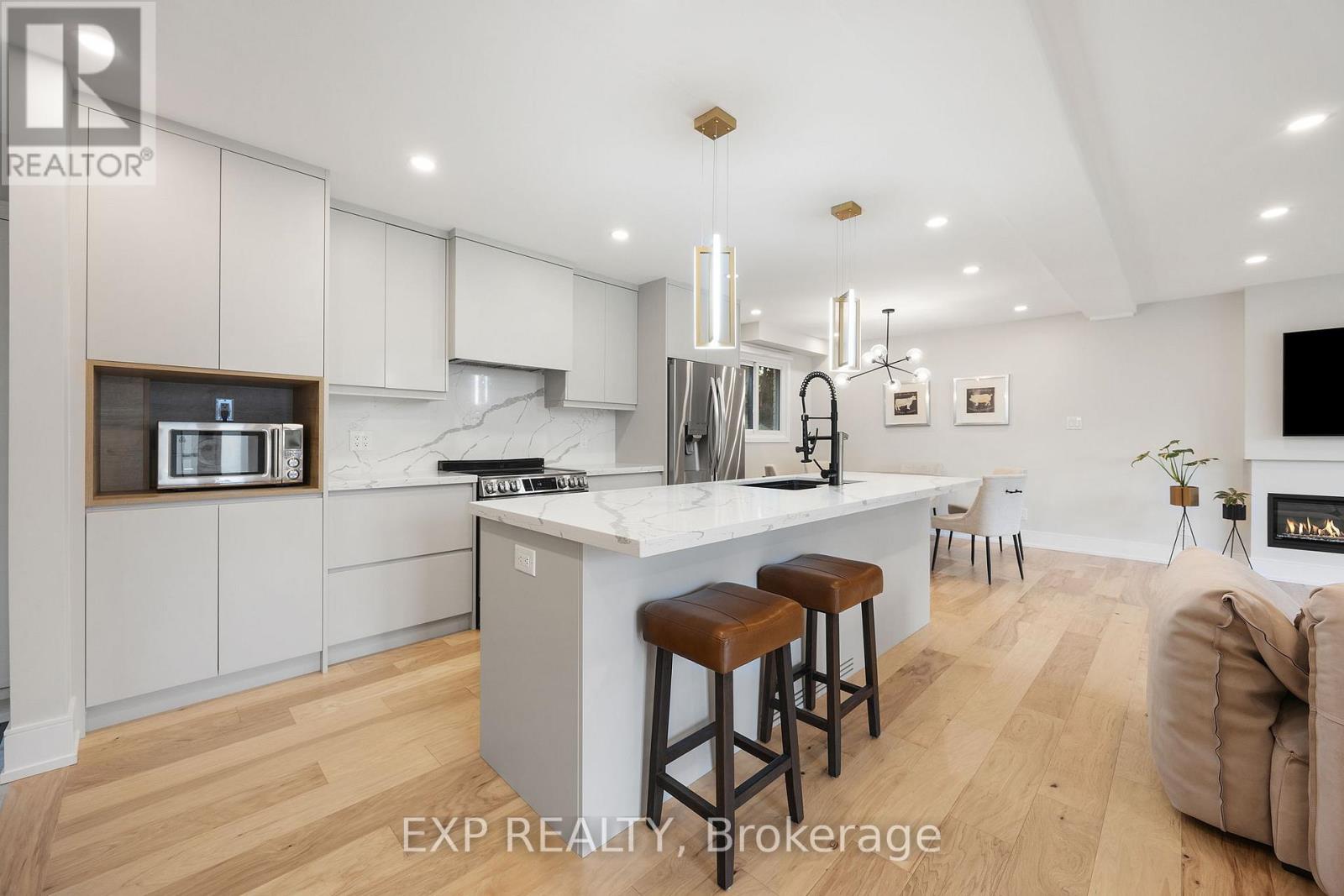 Residential in Whitchurch-Stouffville (Stouffville) 4
