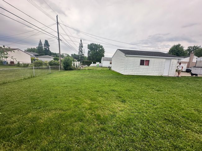 2319 Winston Dr, House other with 3 bedrooms, 2 bathrooms and null parking in Sterling Heights MI | Image 13