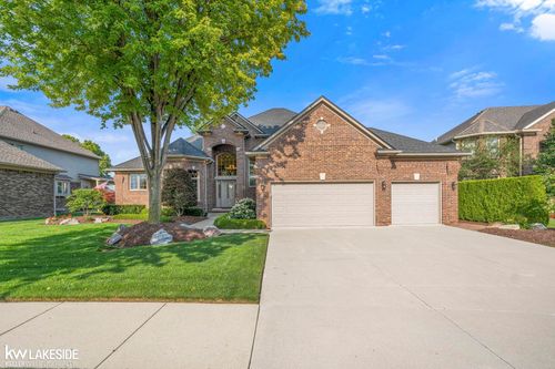 49454 London Bridge Dr, Macomb, MI, 48044-5499 | Card Image