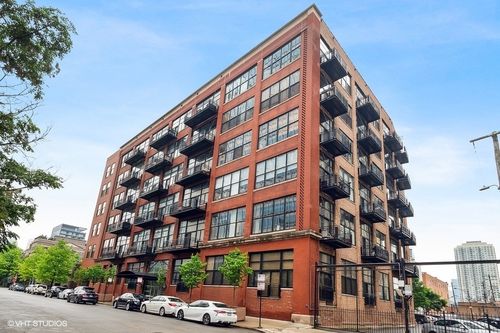 apt-224-525 W Superior St, Chicago, IL, 60654-3135 | Card Image