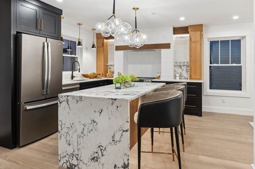 4-32 Birch Brook Lndg, Lynn, MA, 01905-3157 | Card Image