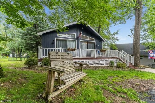 2 Deer Run Dr, High Bridge, NJ, 08829-1621 | Card Image