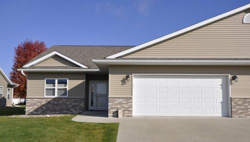 802 Escalade Ln Se, Owatonna, MN, 55060-6606 | Card Image