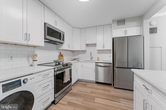 APT-1414 - 1800 Old Meadow Rd, Condo with 2 bedrooms, 2 bathrooms and null parking in MCLEAN VA | Image 7