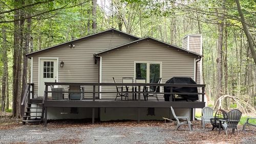 321 Stroud Ct, Pocono Lake, PA, 18347-8100 | Card Image