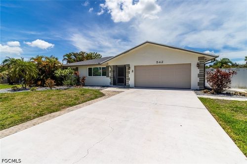 542 33rd Ter, Cape Coral, FL, 33904-4918 | Card Image