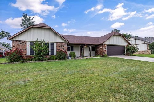 1312 S Countrywood Pl, Rogers, AR, 72758-5068 | Card Image