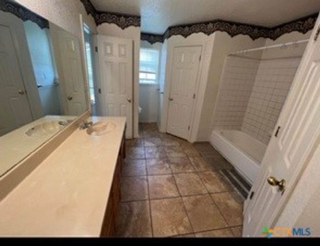 1706 Boydstun Loop, House other with 3 bedrooms, 2 bathrooms and null parking in Killeen TX | Image 11