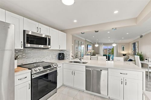 3140-2400 Ne 1st Ln, Boynton Beach, FL, 33435-1954 | Card Image