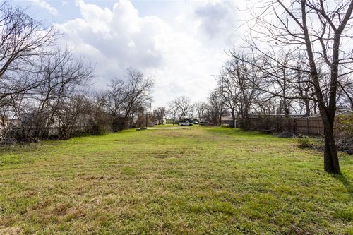 5925 Posey Ln, Haltom City, TX, 76117-5238 | Card Image