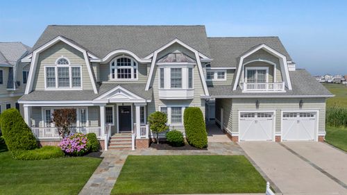 9 Seabreeze Ln, Avalon, NJ, 08202-1828 | Card Image