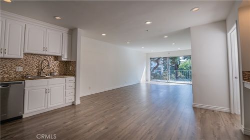 37-102 Scholz Plz, Newport Beach, CA, 92663 | Card Image