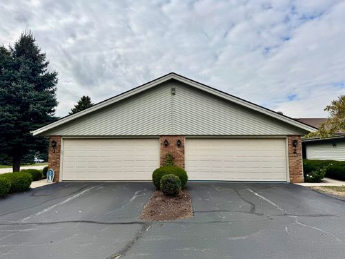 apt-2-7348 Colosseum Dr, Rockford, IL, 61107-5832 | Card Image