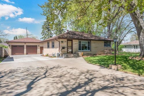 3632 Roosevelt St Ne, Saint Anthony, MN, 55418-1559 | Card Image