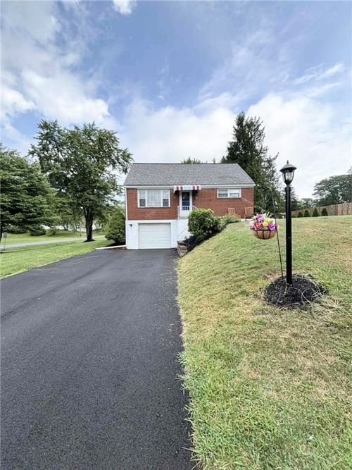 203 Holyoke Rd, Butler, PA, 16001-1212 | Card Image