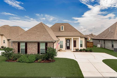 6302 Soaring Dr, Gonzales, LA, 70737-8642 | Card Image