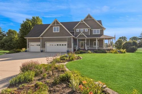 206 Fairway Cir, Glencoe, MN, 55336-3224 | Card Image