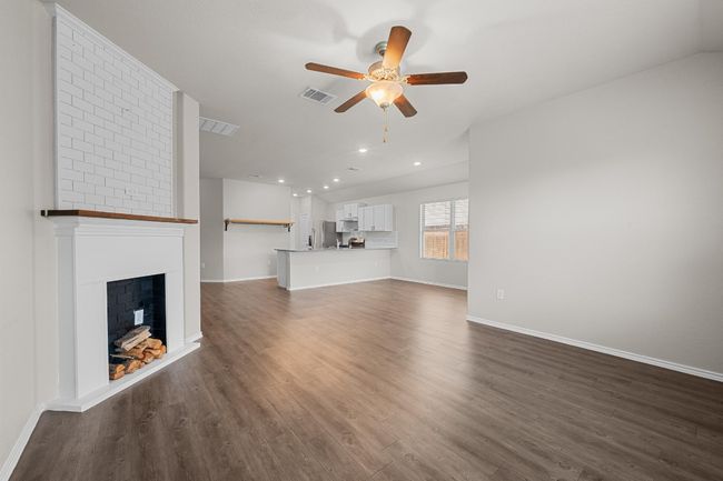 5817 Bell Tower Ln, House other with 3 bedrooms, 2 bathrooms and 4 parking in Austin TX | Image 5