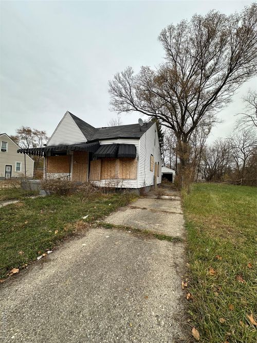 18630 Helen St, Detroit, MI, 48234-3013 | Card Image