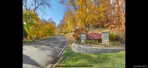 ph-8-200 High Point Dr, Hartsdale, NY, 10530-4421 | Card Image