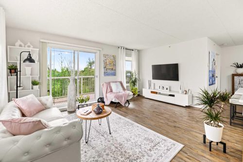 308-4500 45 Ave, Innisfail, AB, T4G0A3 | Card Image