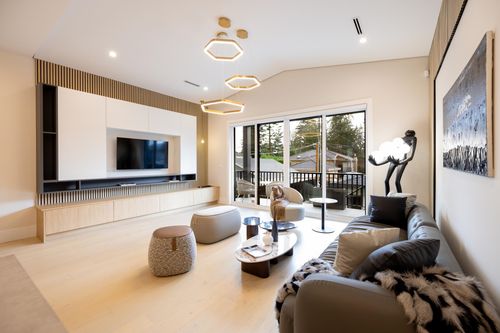 8055 18th Ave, Burnaby, BC, V3N1J9 | Card Image