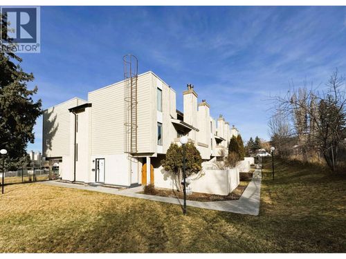 44-800 2nd Ave N, Williams Lake, BC, V2G4C4 | Card Image