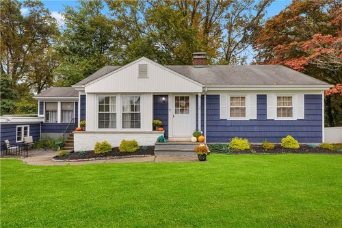 2861 Hickory St, Yorktown Heights, NY, 10598-2729 | Card Image