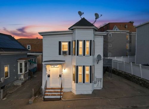 8 Gates St, Lowell, MA, 01851-1962 | Card Image