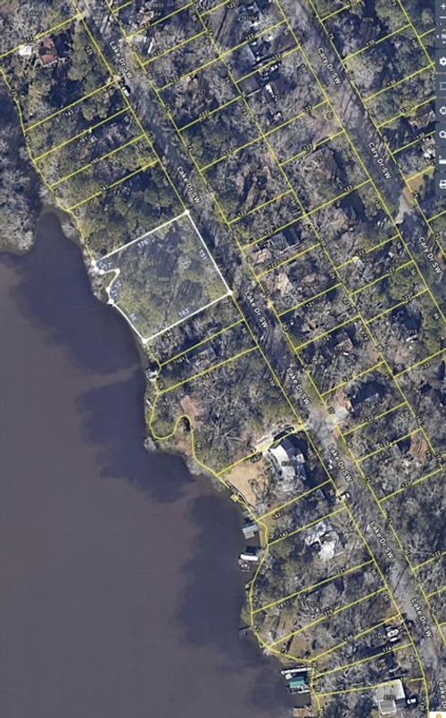 8800 Lake Dr, Snellville, GA, 30039-6532 | Card Image