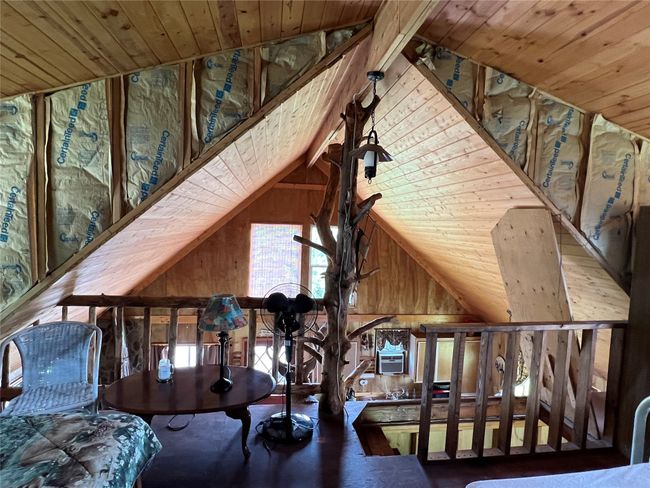 center of loft facing the front of the cabin | Image 42