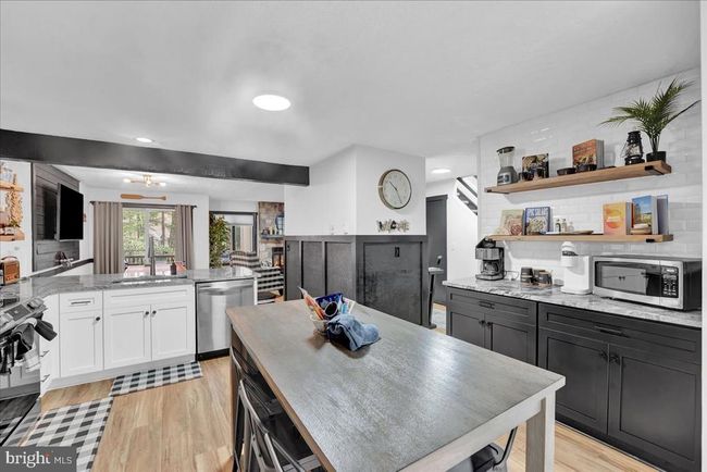 823 Crest Pines Ln, Townhouse with 3 bedrooms, 3 bathrooms and null parking in Pocono Pines PA | Image 13