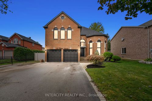 525 Binns Ave, Newmarket, ON, L3X1T8 | Card Image