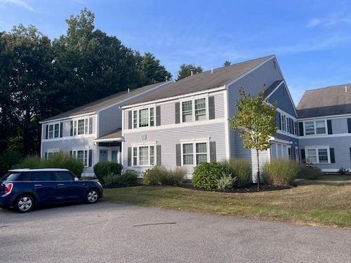 313 Springbrook Cir, Portsmouth, NH, 03801-5627 | Card Image