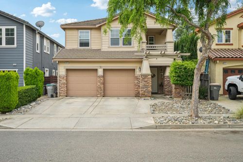 2821 Rogue River Cir, West Sacramento, CA, 95691-4923 | Card Image