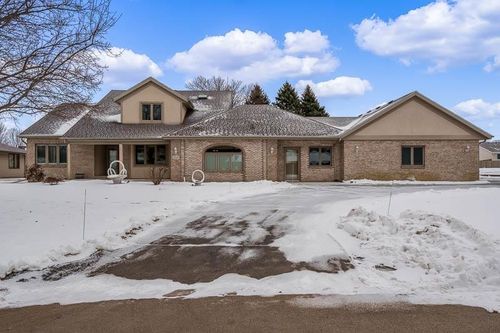 5517 Winners Cir, Caledonia, IL, 61011-9017 | Card Image